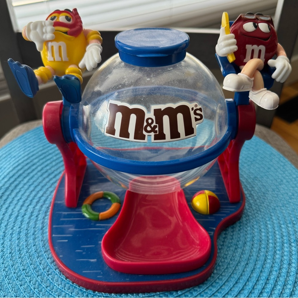 M&M Candy Dispenser - Yellow and Red pool theme